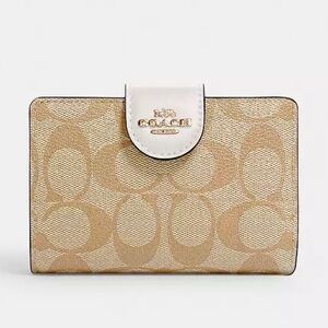 Coach Medium Corner Zip Wallet